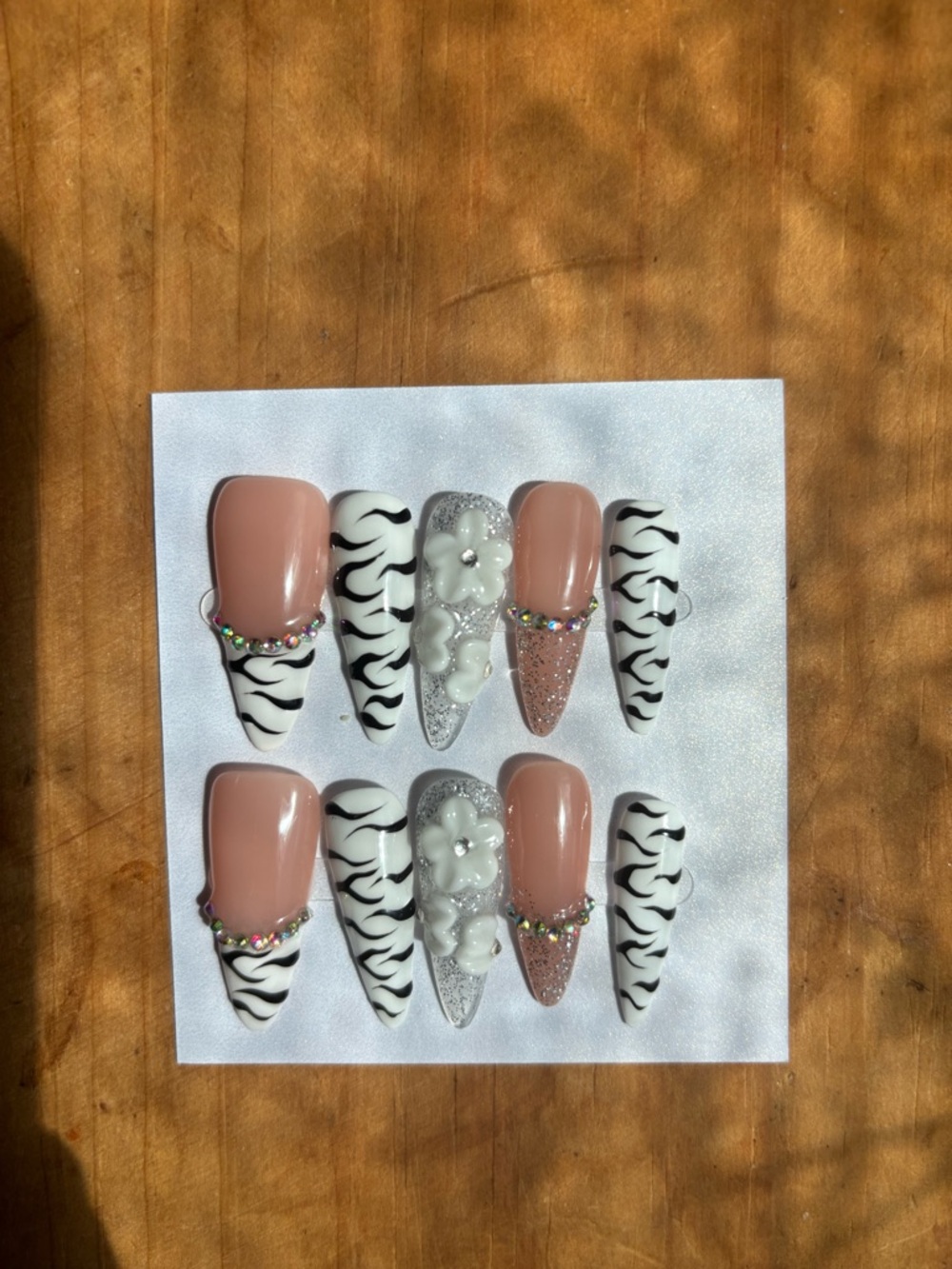 Press-On Nail Set 🖤